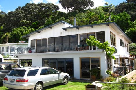 Photo of property in 10 Matakatia Parade, Matakatia, Whangaparaoa, 0930