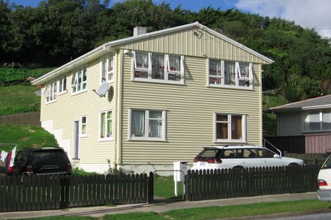 Photo of property in 210 Sievers Grove, Cannons Creek, Porirua, 5024