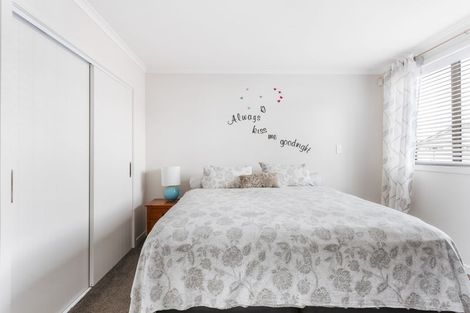 Photo of property in Waterview Estate, 30/4 Greystone Place, Omokoroa, 3114