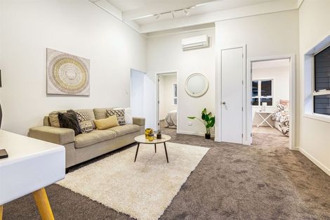 Photo of property in 5 Duchess Way, Riverhead, 0820