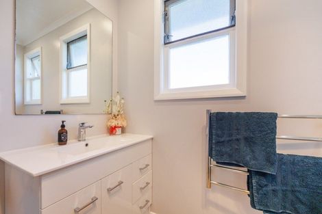 Photo of property in 2 Lockhart Avenue, Milson, Palmerston North, 4414