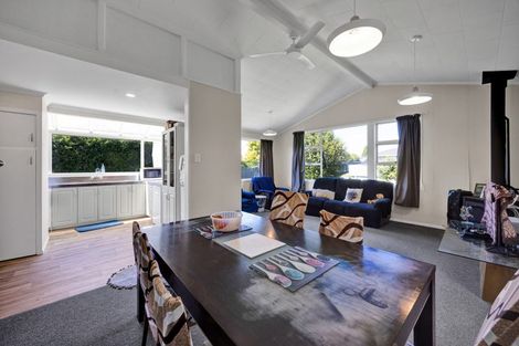Photo of property in 4 Karaka Street, Merrilands, New Plymouth, 4312