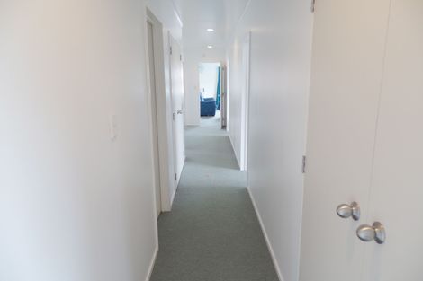 Photo of property in 3a Waterview Road West, Takanini, 2112