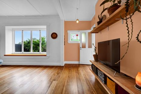 Photo of property in 21 Gaine Street, New Plymouth, 4310