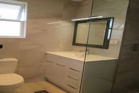 Photo of property in 2/24 Dale Crescent, Pakuranga, Auckland, 2010