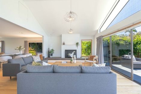 Photo of property in 163 West Harbour Drive, West Harbour, Auckland, 0618