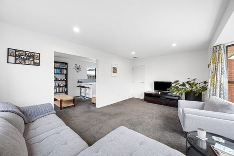 Photo of property in 1/43 Aorangi Road, Bryndwr, Christchurch, 8053