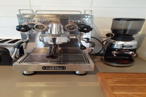 Photo of property in 8 Glen Wallace Road, Waipu, 0510