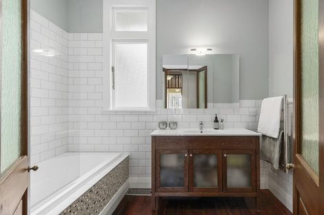 Photo of property in 11 Firth Terrace, Karori, Wellington, 6012