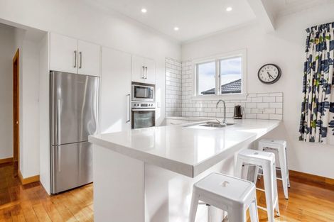 Photo of property in 15 Home Street, Winton, 9720