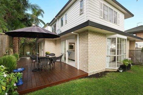 Photo of property in 5a Luana Way, Bucklands Beach, Auckland, 2014