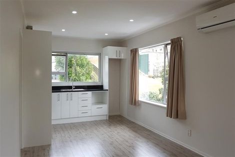 Photo of property in 3/44 Sunnyside Road, Sunnyvale, Auckland, 0612