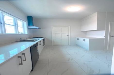 Photo of property in 18 Fulljames Avenue, Mount Roskill, Auckland, 1041