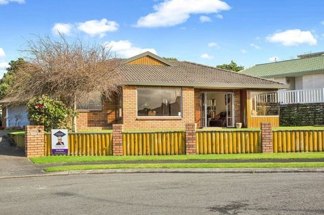 Photo of property in 10 Chatswood Grove, Fitzroy, New Plymouth, 4312