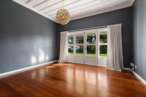 Photo of property in 27 Neeve Road, Taradale, Napier, 4112