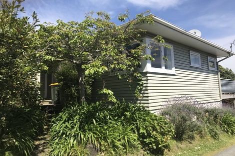 Photo of property in 48 Savoy Road, Glen Eden, Auckland, 0602
