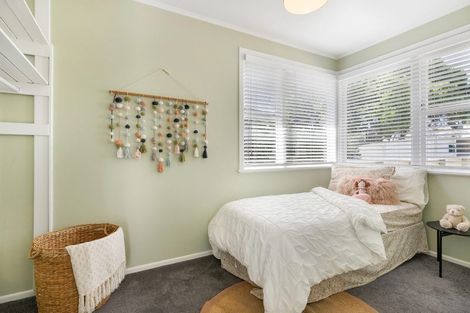 Photo of property in 40 Paragon Avenue, Beach Haven, Auckland, 0626
