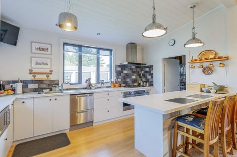 Photo of property in 100 Cole Street, Dannevirke, 4930