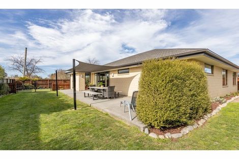 Photo of property in 17 Buckleys Road, Rangiora, 7400