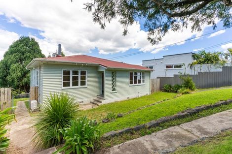 Photo of property in 18 Westmere Crescent, Westmere, Auckland, 1022