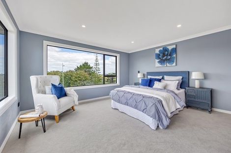 Photo of property in 2 Taku Close, Long Bay, Auckland, 0630