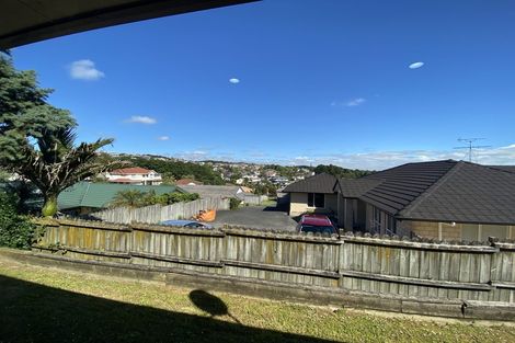 Photo of property in 32 Piper Place, Goodwood Heights, Auckland, 2105