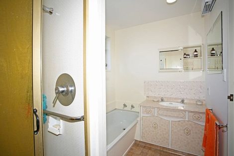 Photo of property in 6 Karnak Crescent, Russley, Christchurch, 8042