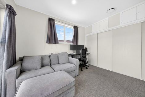 Photo of property in 2 Philip Street, Carterton, 5713