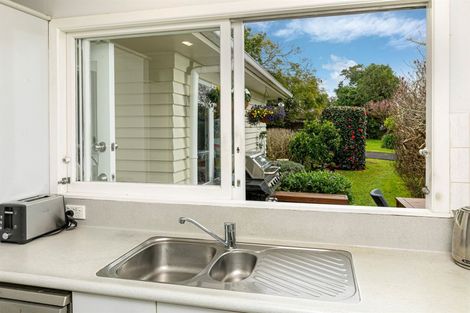 Photo of property in 22 Brandon Road, Glen Eden, Auckland, 0602