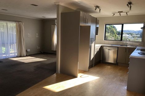 Photo of property in 15 Fenchurch Grove, Stokes Valley, Lower Hutt, 5019