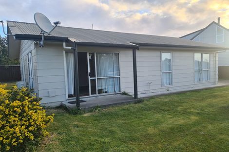 Photo of property in 15 Leander Place, Milson, Palmerston North, 4414