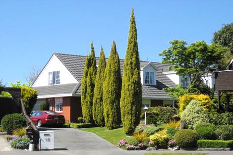 Photo of property in 16 Rembrandt Place, Burnside, Christchurch, 8053