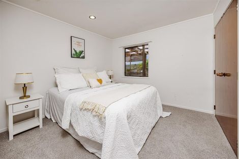 Photo of property in 6 Majesty Place, Half Moon Bay, Auckland, 2012