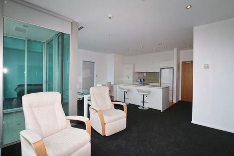 Photo of property in Sentinel Apartments, 905/3 Northcroft Street, Takapuna, Auckland, 0622