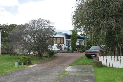 Photo of property in 30 Tomintoul Place, Highland Park, Auckland, 2010