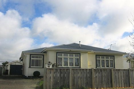 Photo of property in 16 Burns Avenue, Takaro, Palmerston North, 4412