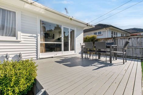 Photo of property in 10 Shirley Avenue, Papakura, 2110