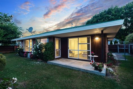 Photo of property in 2/89 Cavendish Road, Casebrook, Christchurch, 8051