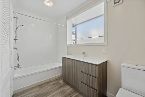 Photo of property in 2/50 Ferndale Road, Mount Wellington, Auckland, 1060