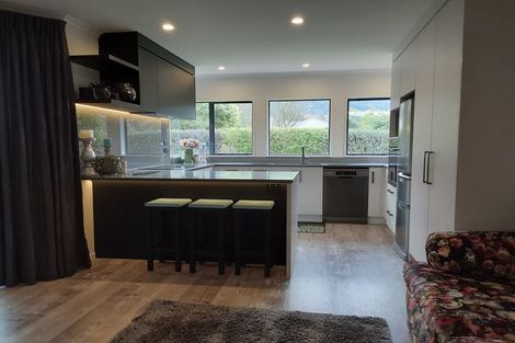 Photo of property in 4 Heaphy Place, Pukehangi, Rotorua, 3015