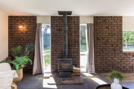 Photo of property in 42 Meadowbrook Drive, Cloverlea, Palmerston North, 4412