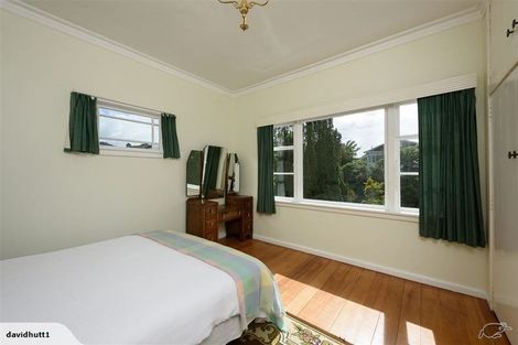 Photo of property in 16 Richmond Avenue, Karori, Wellington, 6012
