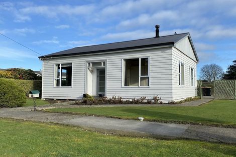 Photo of property in 82 Seaward Road, Edendale, 9825