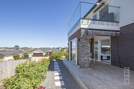 Photo of property in 2 Tauwaka Crescent, Riverhead, 0820