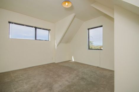 Photo of property in 1/3 Gloria Avenue, Te Atatu Peninsula, Auckland, 0610