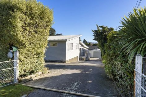 Photo of property in 8 Kaitawa Crescent, Paraparaumu, 5032