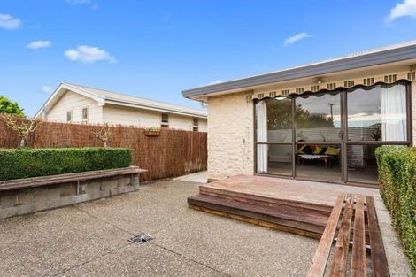 Photo of property in 2/22 Moffett Street, Islington, Christchurch, 8042