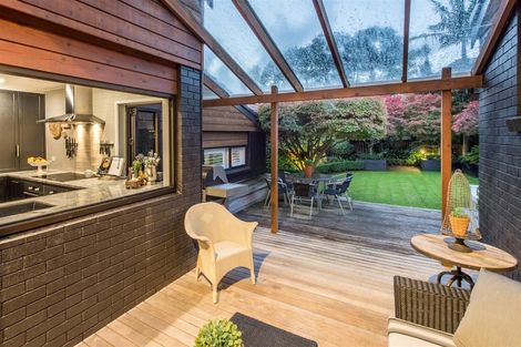 Photo of property in 12 Juliet Place, Forrest Hill, Auckland, 0620