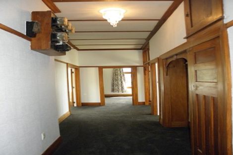 Photo of property in 27 Queen Street, Winton, 9720