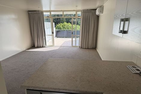 Photo of property in 3e/20 Ian Marwick Place, Birkenhead, Auckland, 0626
